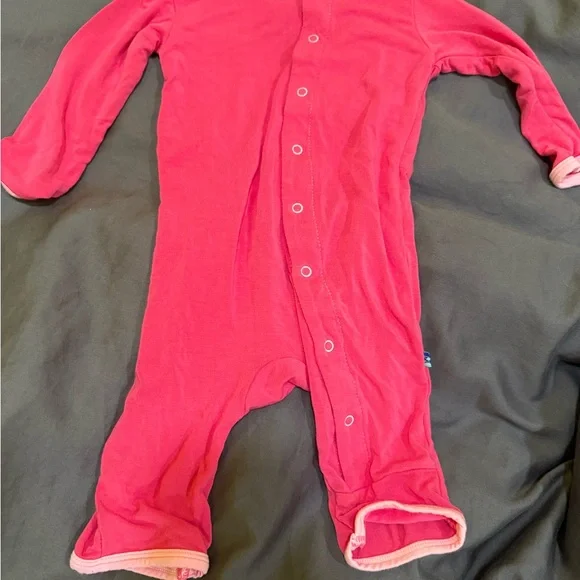 Kickee Pants Vibrant Pink Kids One Piece With Penguin - Picture 2 of 4